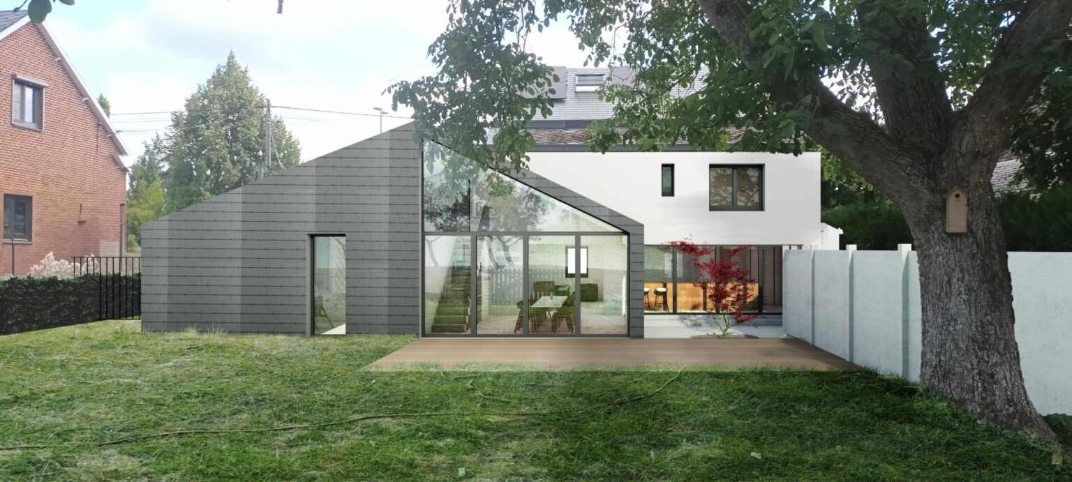 Extension en bardage ardoise et volume vitré ouvrant la maison sur le grand jardin arboré, Bouge